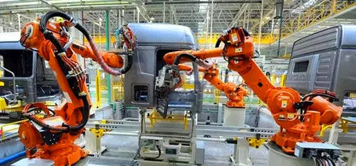 徐工以“技术领先、用不毁”为引领，推动高端制造与国际化战略的“珠峰登顶”